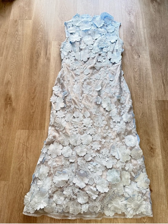 Elliatt Dresses & Skirts - elliatt selene blue 3d floral lace applique high neck cocktail midi dress XXL